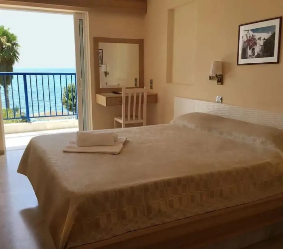 Standard Double room with balcony and with sea view
