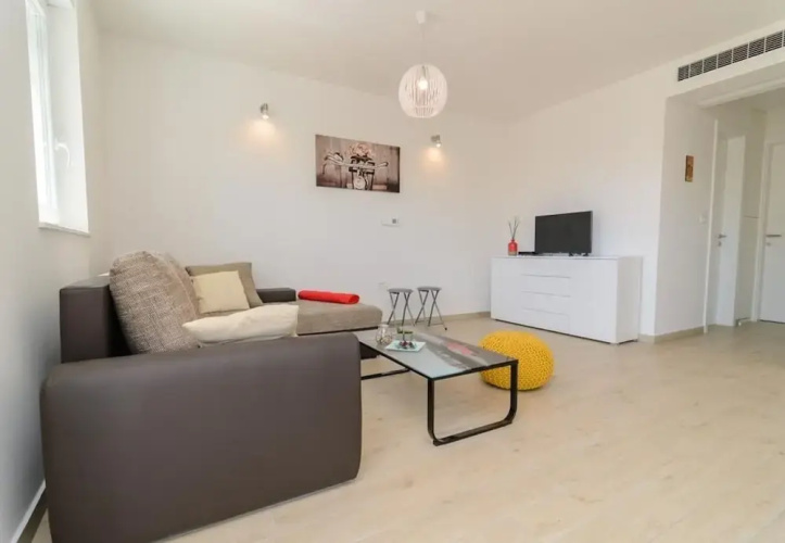 Mali Princ - Modern and Comfortable - A2