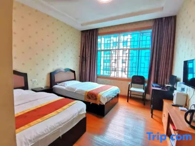 Zhenxiong Home Inn