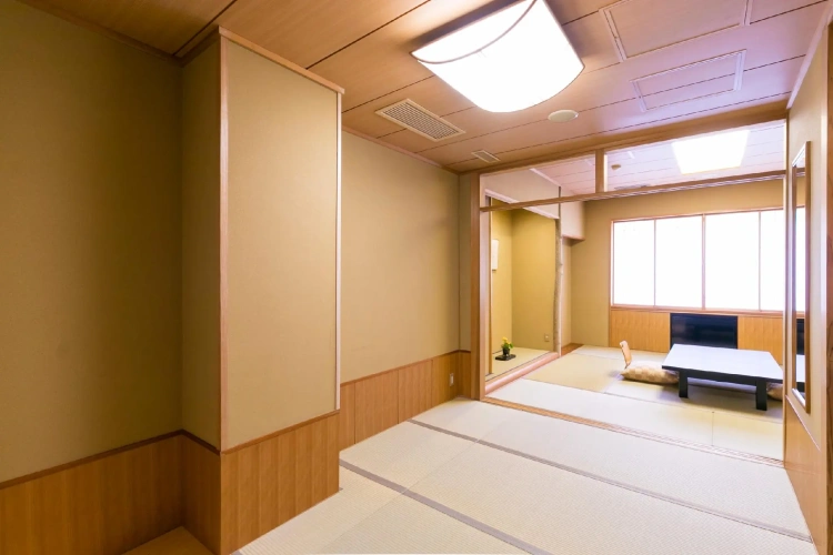 Standard Quadruple room with view