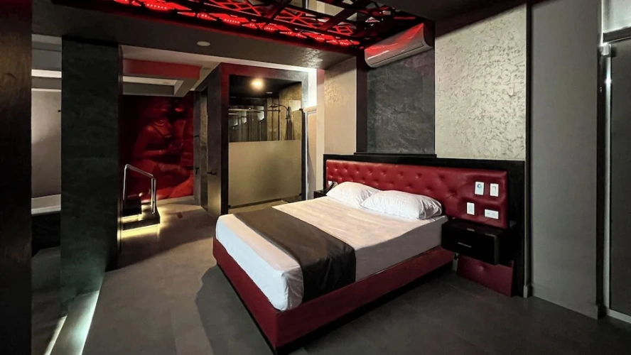 1 Bedroom Luxury Suite