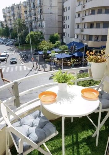 Standard Triple room with city view