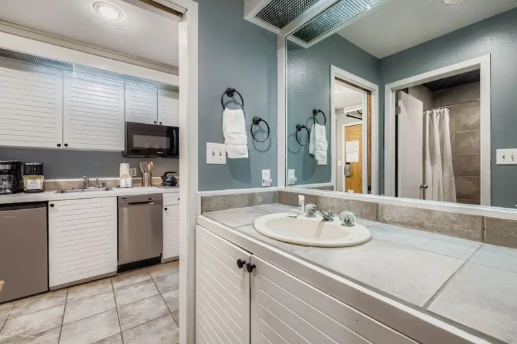 2747 Slopeside Studio