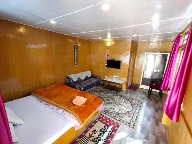 Dondrub Homestay & Resort