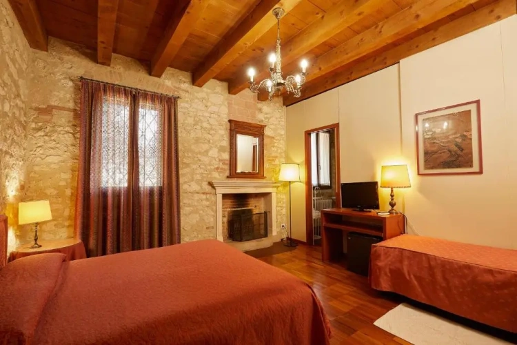 Classic Triple room with view