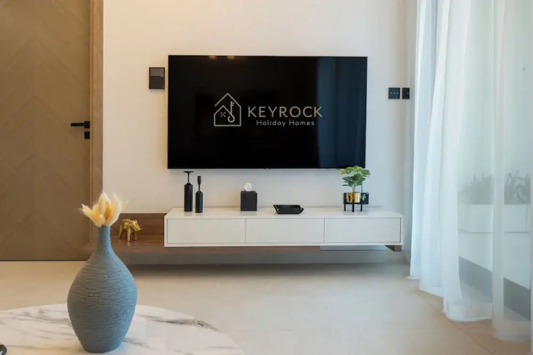 Trendy 2 Bed in Binghatti Canal
