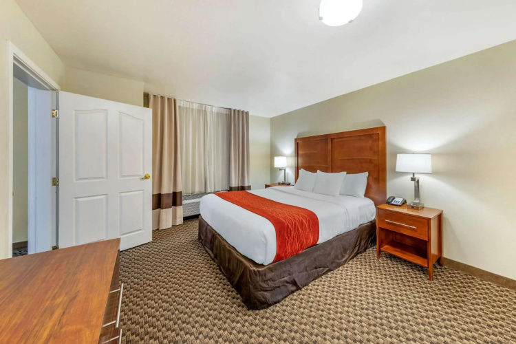 Comfort Inn & Suites Lancaster Antelope Valley