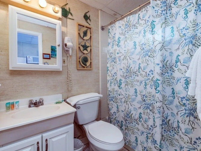 46th St Windjammer 308 1Br Condo