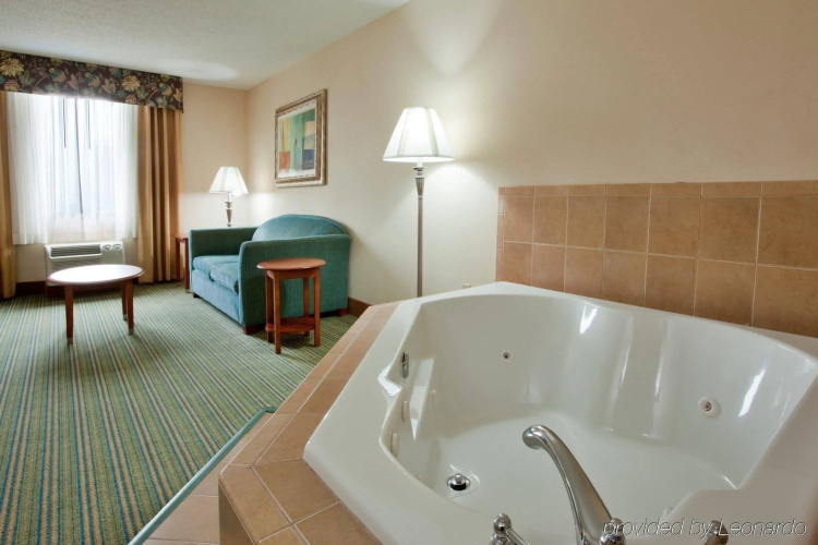 Holiday Inn Express Richmond - Downtown Richmond photo 16