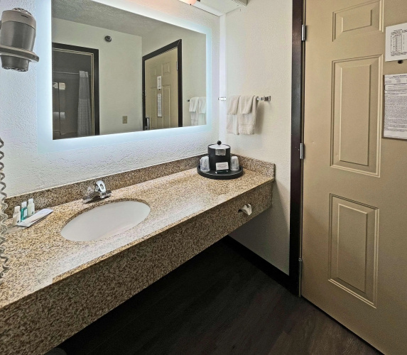 Quality Inn photo 9