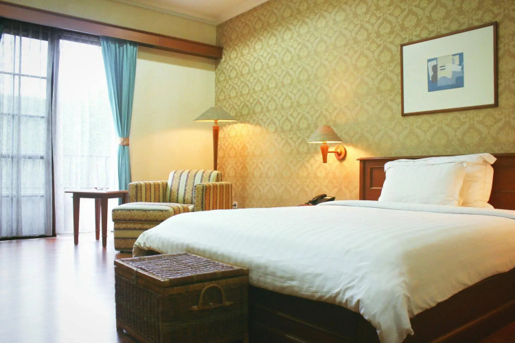 Chandra Residence