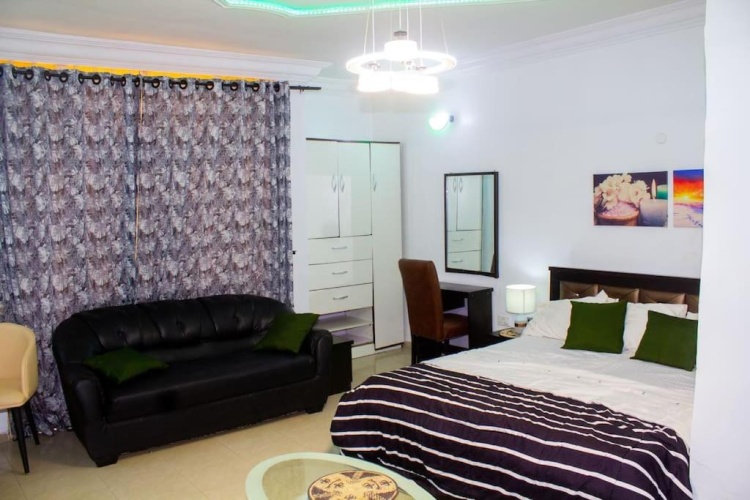 1 Bedroom Apartment
