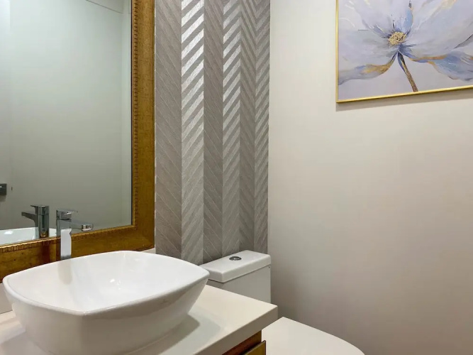 w Captivating 2BR With Balcony in Miraflores