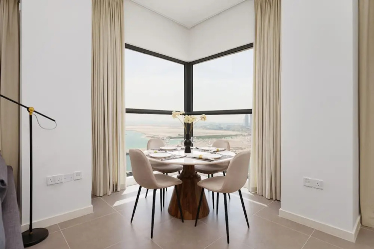 Maison Privee - Modern & Panoramic Sea View Apt on Al Reem Island