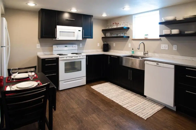 2 Bedrooms Apartment