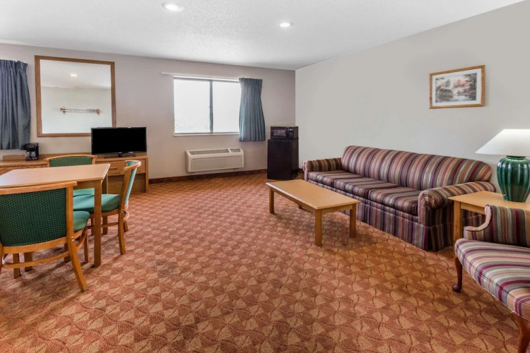 Super 8 St. Charles