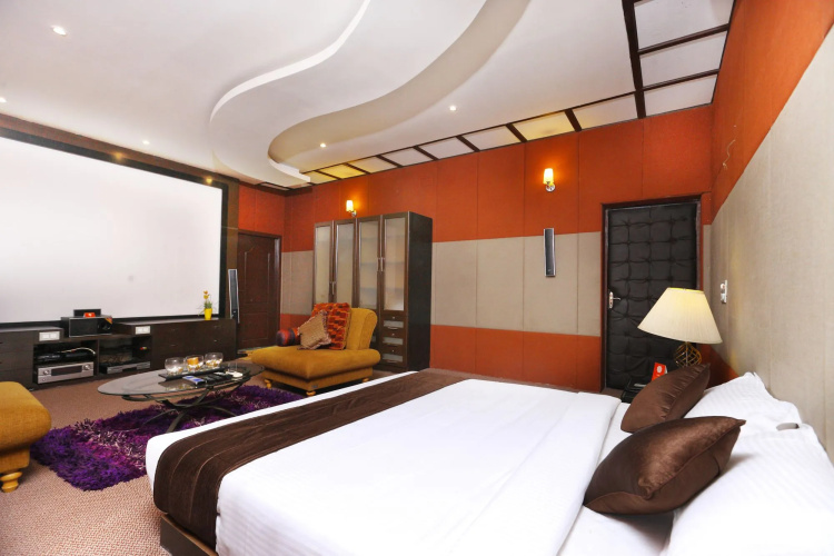 Maple Inn By Oyo Rooms