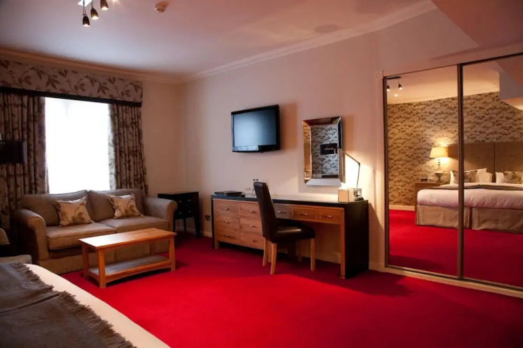 The Townhouse Hotel