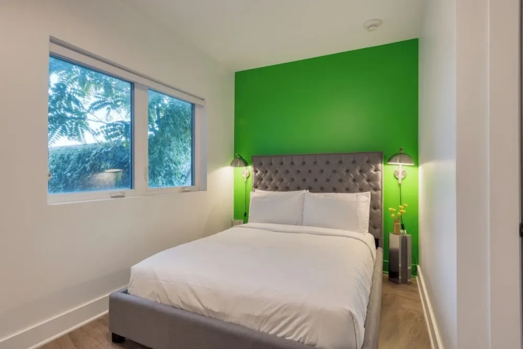 4 Bedrooms Deluxe Suite with balcony