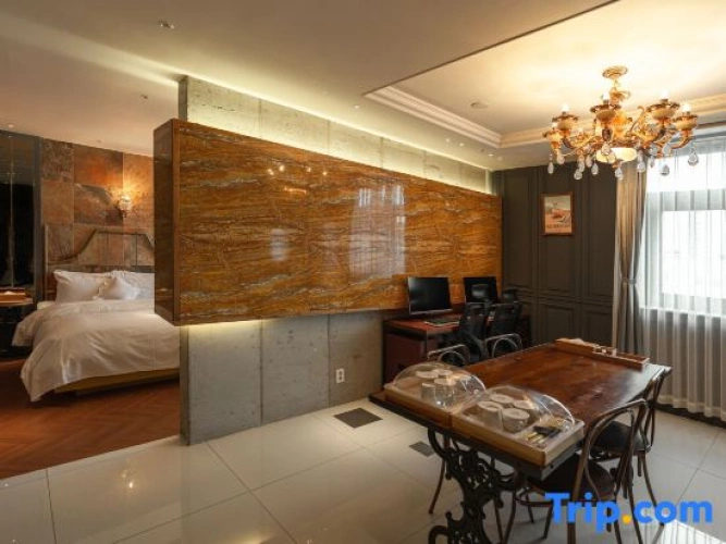 Prestige Quadruple Family Suite