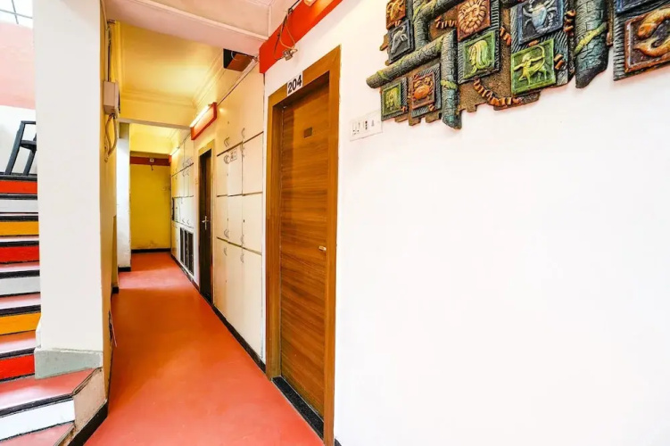 Fabhotel Saroj Inn