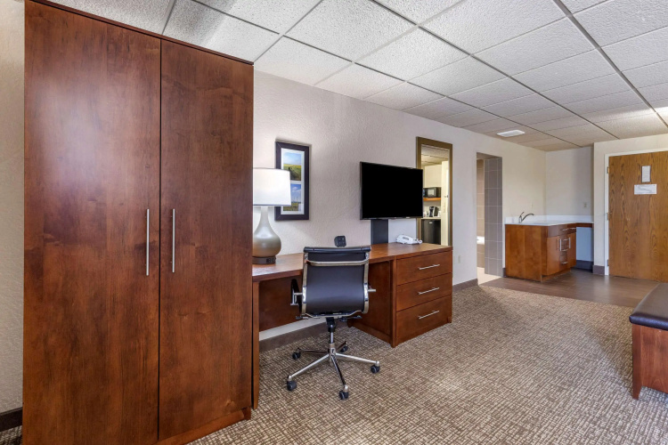 Garner Hotel Butte by IHG
