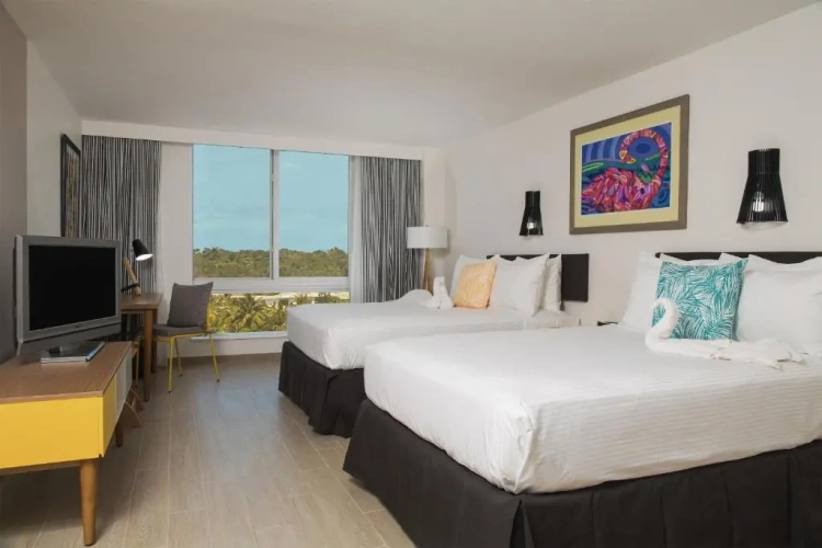 Double room with island view