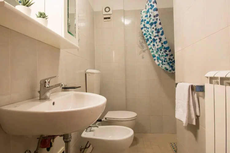 ALTIDO Lovely 1BR flat with patio and parking
