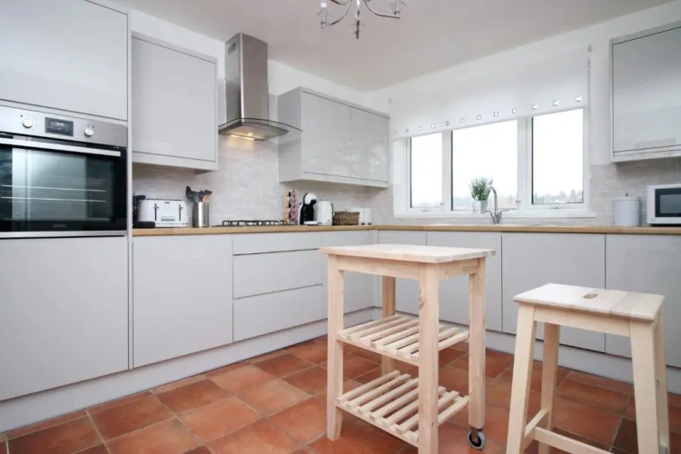 3 Bedrooms Cottage