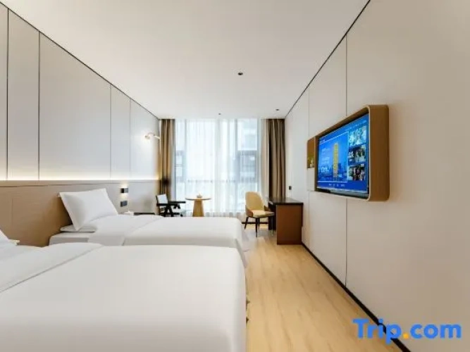 Standard Twin room with city view
