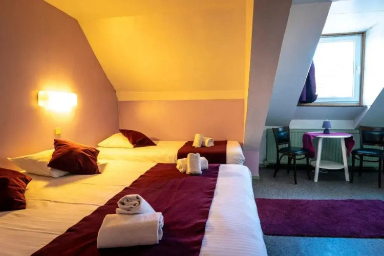 Standard Triple room