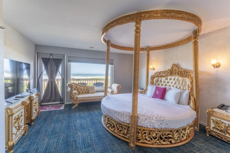 Standard Basement room with ocean view