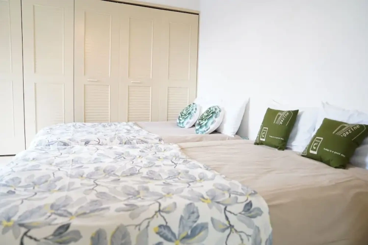 2 Bedrooms Apartment
