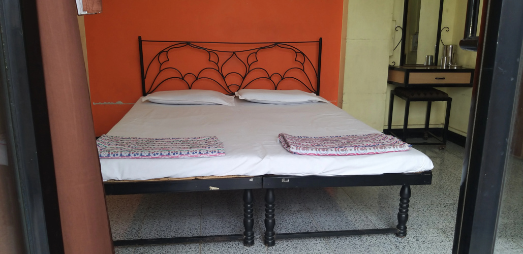 Shri Mahalaxmi Yatri Niwas