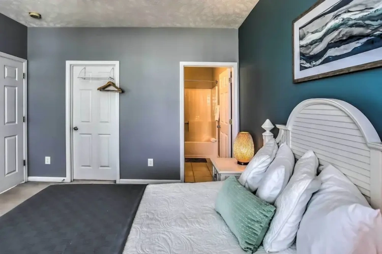 2 Bedrooms Apartment