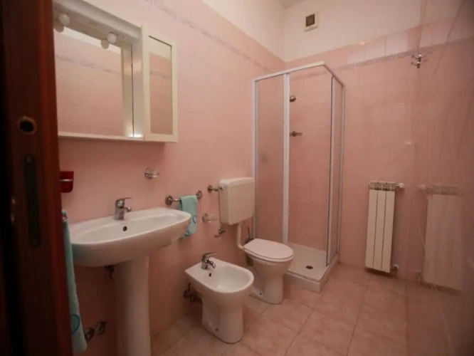 3 Bedrooms Apartment with garden view