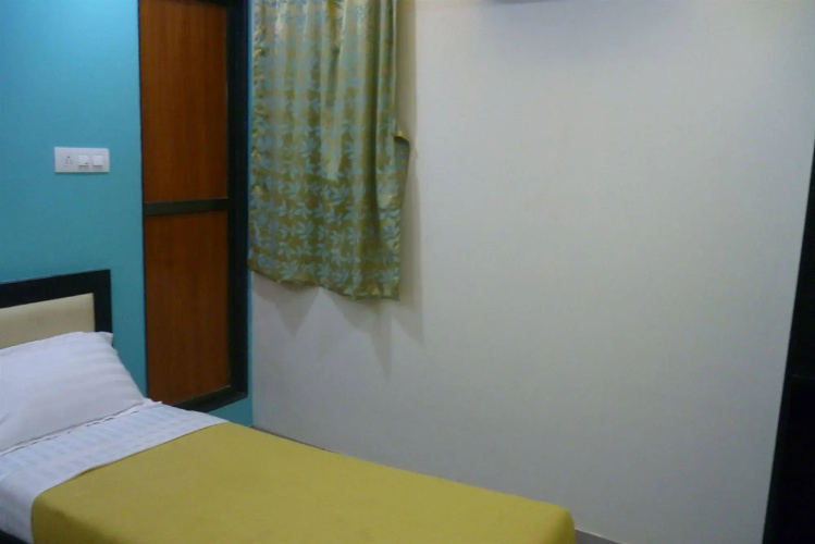 iHOTEL