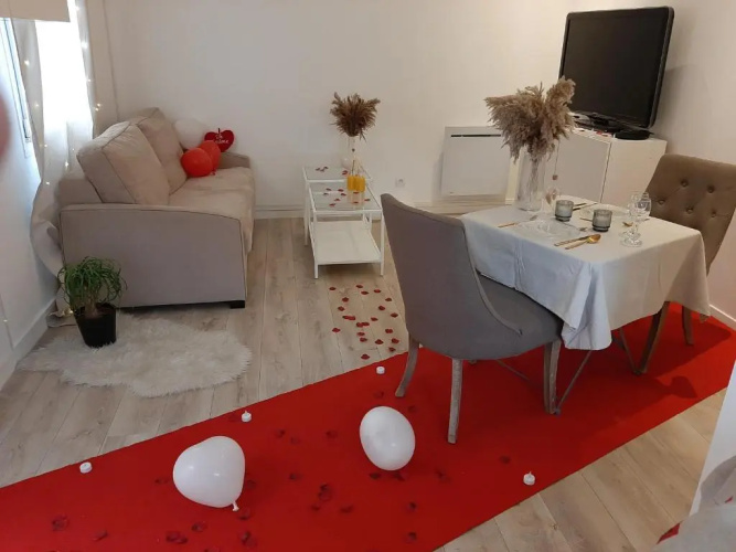 Love Room,Jacuzzi Privatif, NETFLIX
