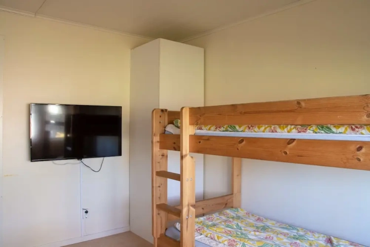2 Cabin