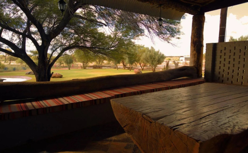 Die Olyfhuis Over view