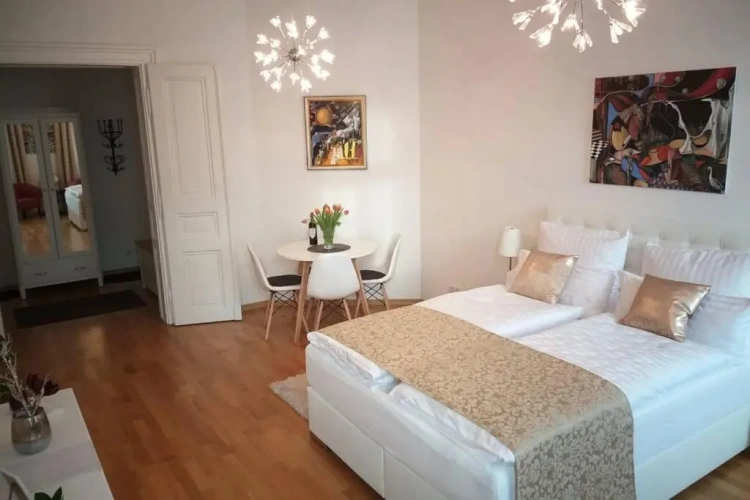 2 Bedrooms Apartment