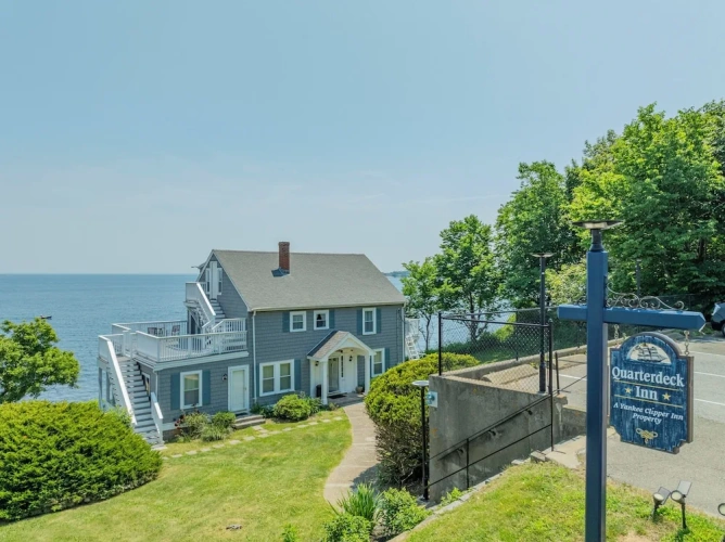 Superior Cottage