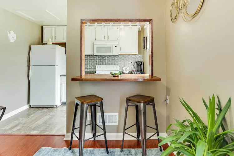 Louisville Apartment - Walk to Restaurants!