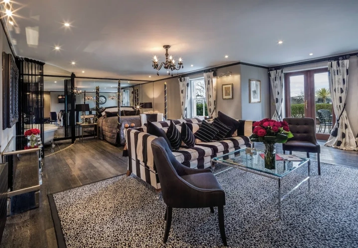 Twin Suite with lake view