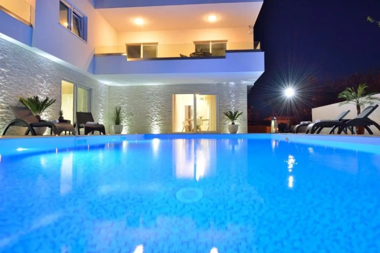 1 Bedroom Deluxe Apartment