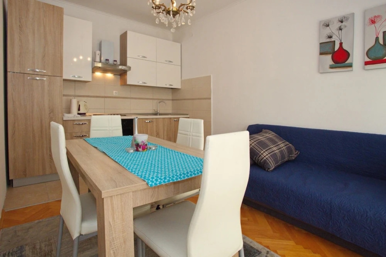 Apartments Divlji Cvit