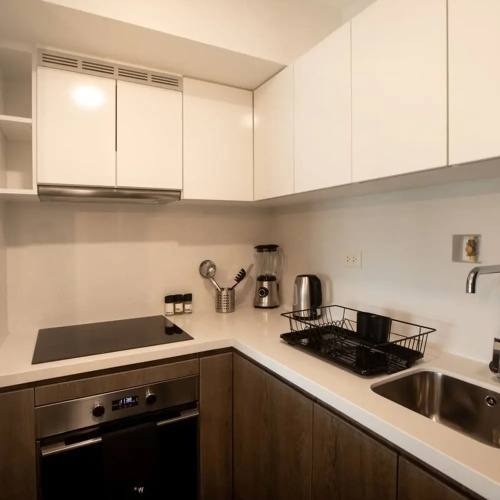 w Modern 1BR With Balcony in San Isidro