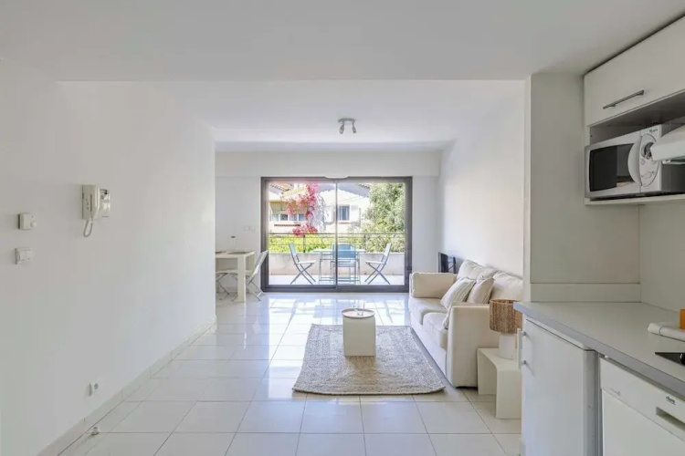 Charming 1 Bedroom Flat With Balcony/pool - Cannes
