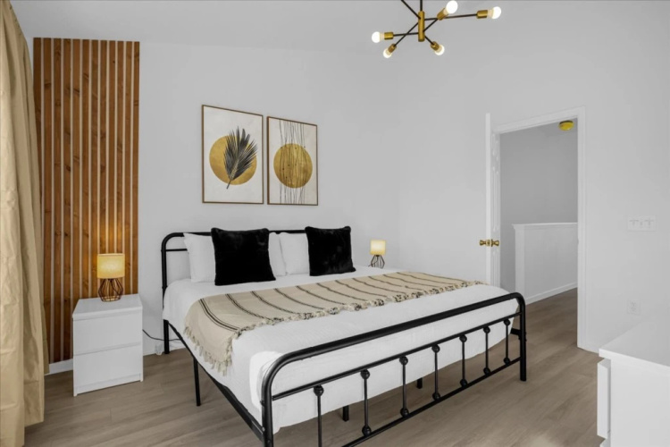 3 Bedrooms - 3 Bathrooms - Windsor Hills 7662 Sr