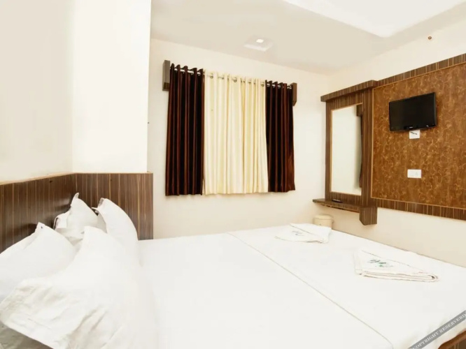 Dwarka Hotel